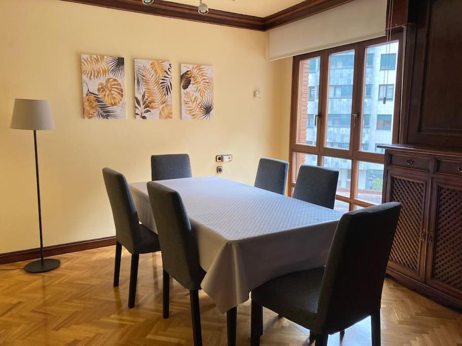 Centrico Apartamento De 2 Habitaciones By Bebalmy Овиедо Екстериор снимка